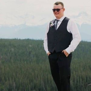 Meet your Posher, Justin